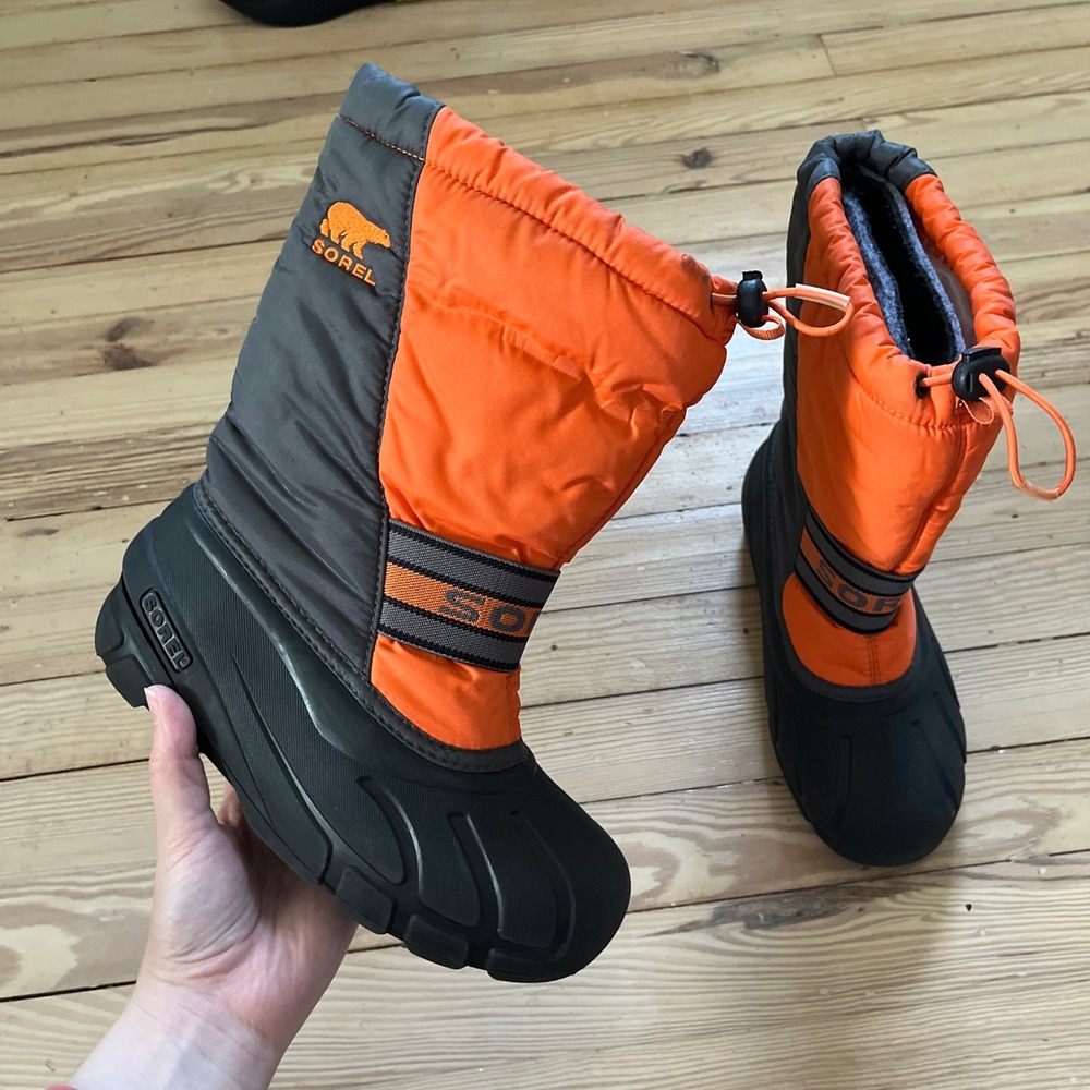 Sorel Flurry Snow Boots Kids 4 Orange Grey Waterproof Insulated NY1799-803